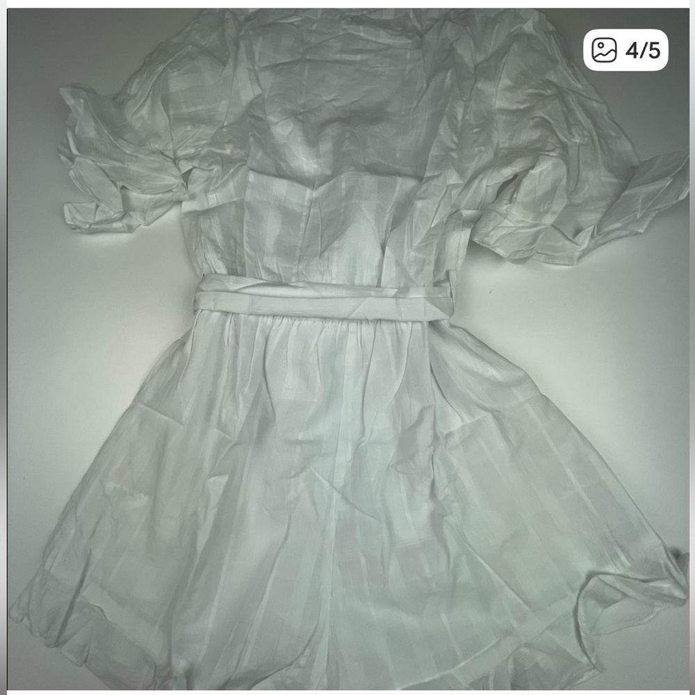 SOLD 💗Missguided White Linen Ruffle Romper Jumpsuit - Picture 4 of 4